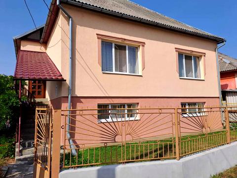 будинок за адресою Головна, 2