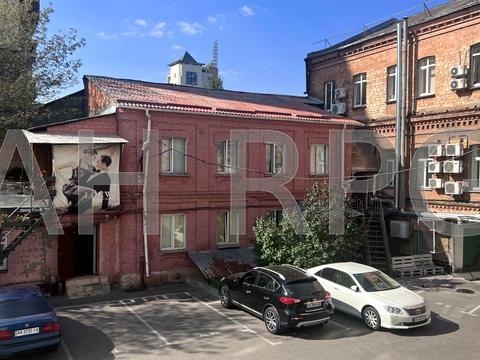 комерційна за адресою Бульварно-Кудрявська вул. (Воровського), 33