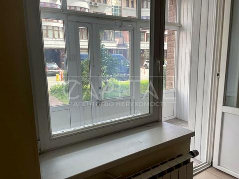 комерційна за адресою Володимира Івасюка просп. (Героїв Сталінграду), 8