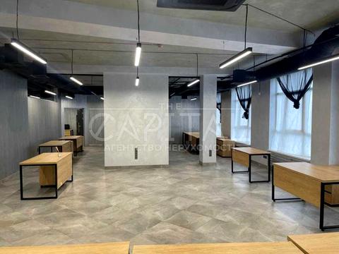 комерційна за адресою Валерія Лобановського просп., 42