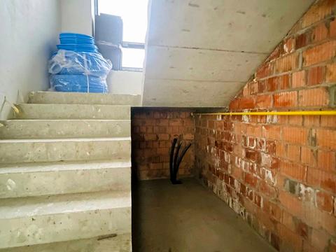 комерційна за адресою Університетська вул., 1-Ш