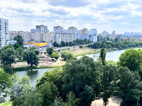 квартира за адресою Райдужна вул., 16