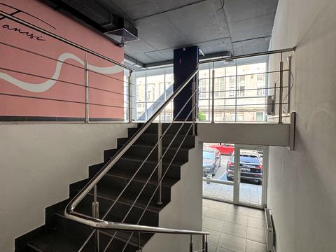 комерційна за адресою Героїв УПА вул., 73