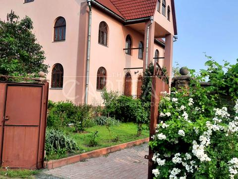 будинок за адресою Прилісна