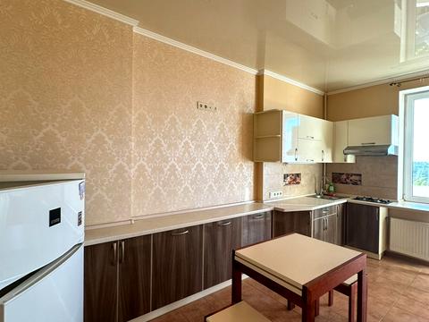 квартира за адресою Олексія Вадатурського вул. (Маршала Малиновського), 53а
