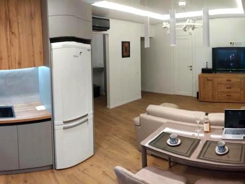 квартира за адресою Дорошенка вул., 8