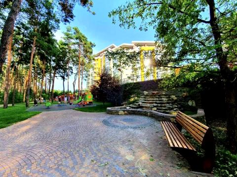комерційна за адресою Прорізна вул., 1