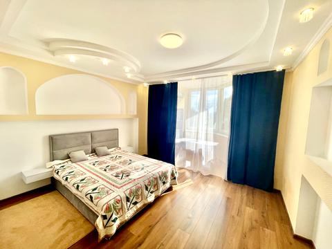 квартира за адресою Анни Ахматової вул., 48