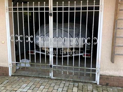 будинок за адресою Центральна вул.