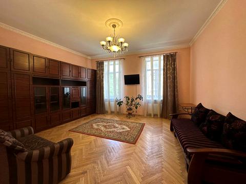 квартира за адресою вул. Головацького, 10
