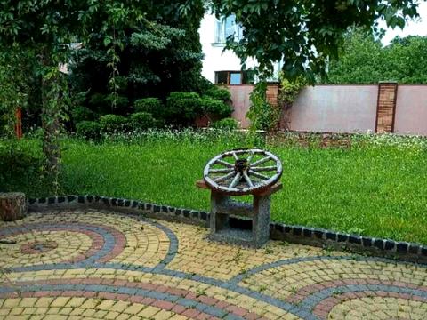 будинок за адресою Академіка Малиновського вул.