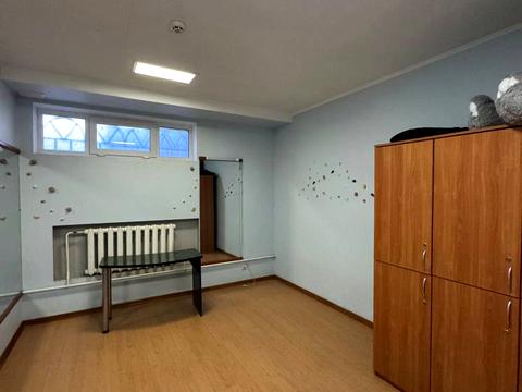 комерційна за адресою Семінарська вул., 15а