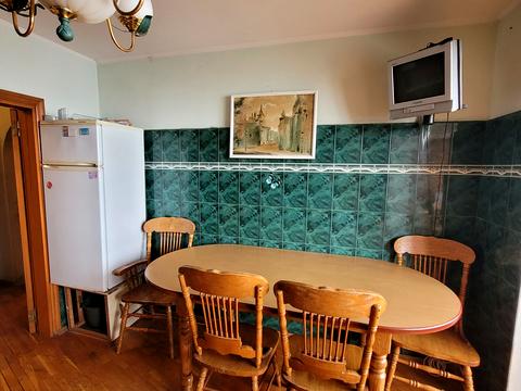 квартира по адресу Ревуцкого ул., 42-А