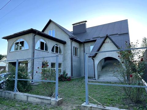 будинок за адресою Приозерна вул.