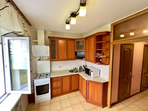 квартира за адресою Ревуцького вул., 25