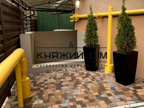 коммерческая по адресу Тетерівська ул. (Іртишська), 20
