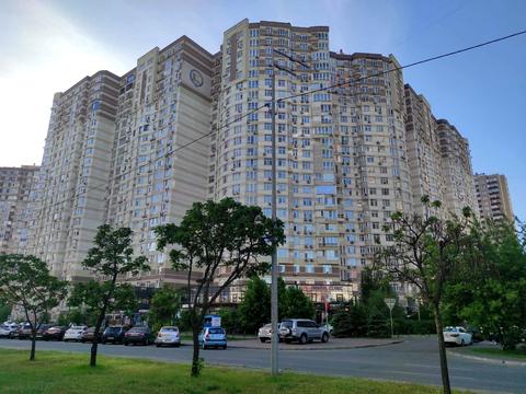 квартира за адресою Анни Ахматової вул., 22