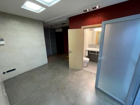 комерційна за адресою Саперно-Слобідська вул., 22