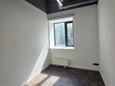 комерційна за адресою Михайла Максимовича вул. (Онуфрія Трутенка), 8