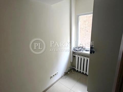 комерційна за адресою Володимирська вул., 51/53