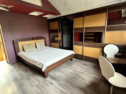 будинок за адресою Академіка Малиновського вул.