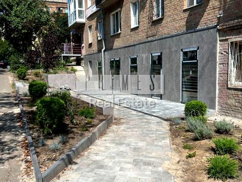 комерційна за адресою Джона Маккейна вул. (Івана Кудрі), 28/25