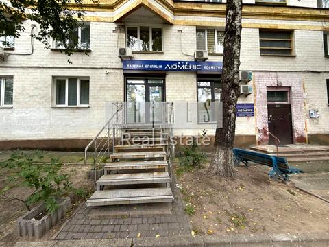 комерційна за адресою Миколи Міхновського бульв. (Дружби Народів), 32