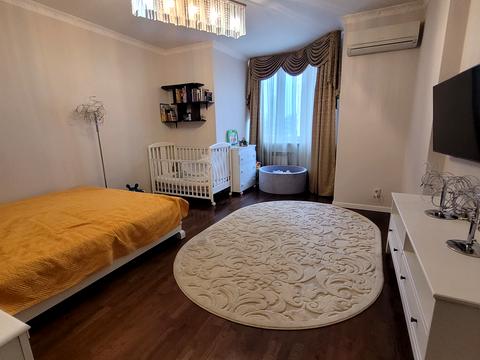 квартира за адресою Анни Ахматової вул., 48