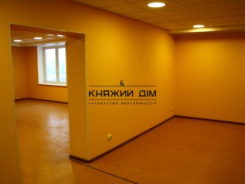 коммерческая по адресу Драгоманова ул., 1-А