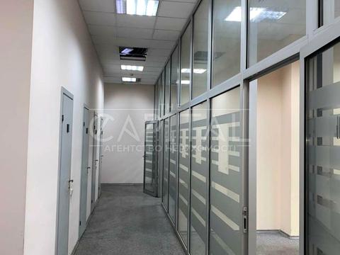 комерційна за адресою Богдана Хмельницького вул., 1
