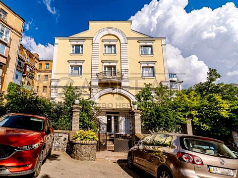 комерційна за адресою Саксаганського вул., 67