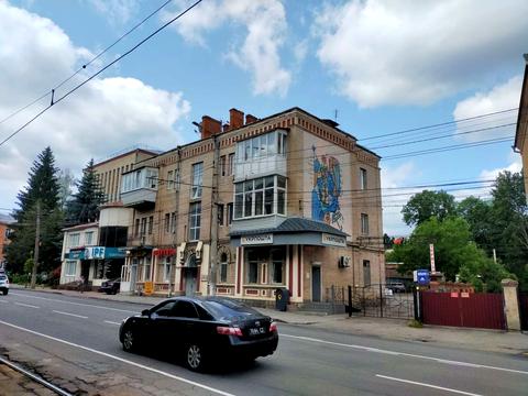 комерційна за адресою Пирогова вул., 8