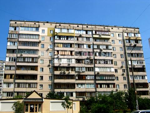 квартира за адресою Лариси Руденко вул., 7