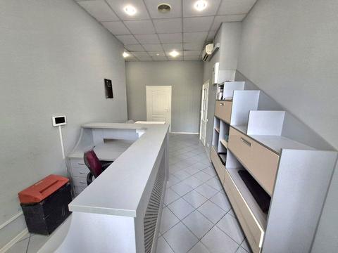 комерційна за адресою Еспланадна вул., 30