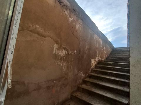 комерційна за адресою Сніжна вул., 52а