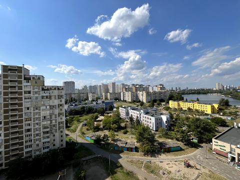 квартира за адресою Анни Ахматової вул., 4