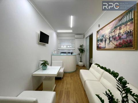 комерційна за адресою Липська вул., 19/7