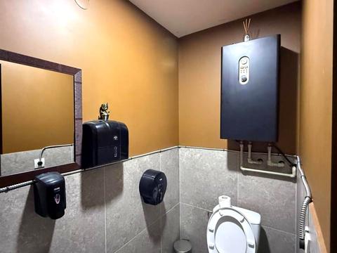 комерційна за адресою Олеся Гончара вул., 75