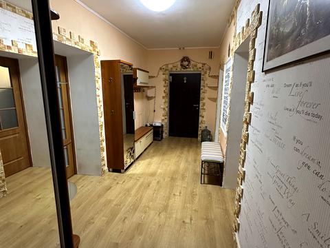 квартира за адресою Анни Ахматової вул., 33