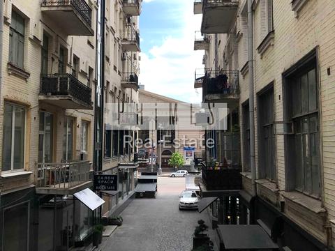 комерційна за адресою Велика Васильківська вул. (Червоноармійська), 18