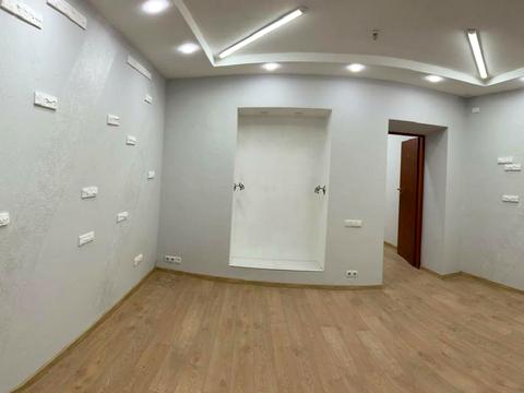 комерційна за адресою Потебні вул., 5