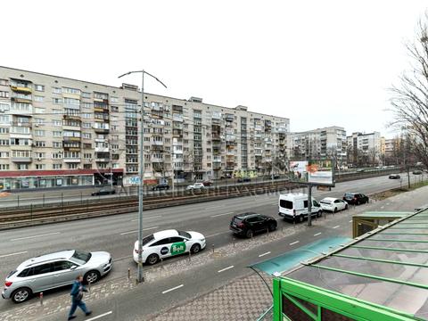 коммерческая по адресу Борщаговская ул., 128
