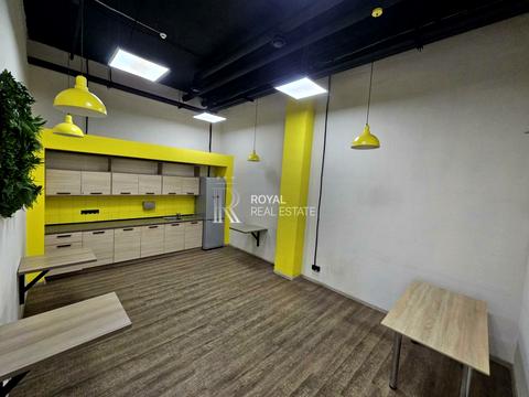 комерційна за адресою Борщагівська вул., 154