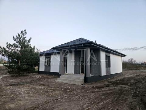 будинок за адресою Небесної Сотні вул. (Паризької Комуни)
