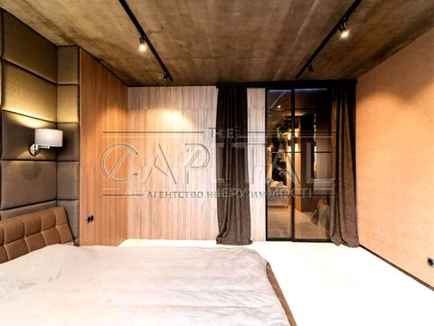 квартира за адресою Анни Ахматової вул., 30