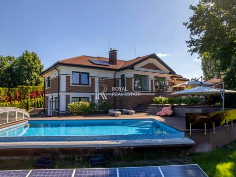 будинок за адресою Вишнева вул., 4