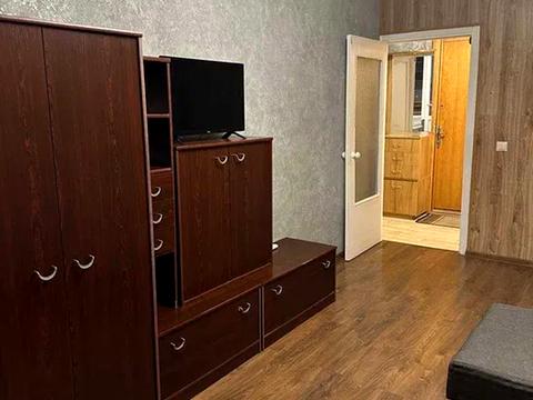 квартира за адресою Богатирська вул., 16