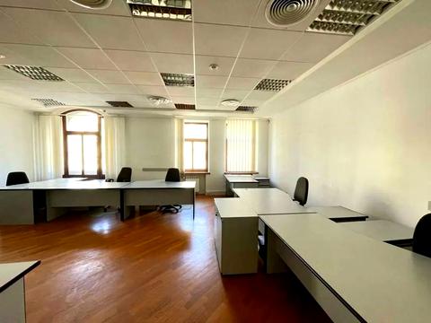 комерційна за адресою Велика Васильківська вул. (Червоноармійська), 15/2