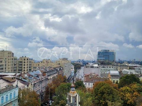 комерційна за адресою Володимирська вул., 38