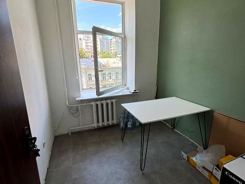 комерційна за адресою Велика Васильківська вул. (Червоноармійська), 13/1